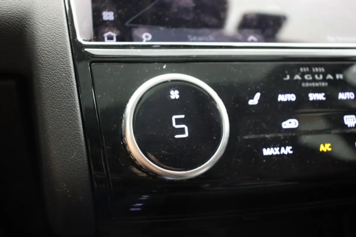 1.5 P300e AWD R-Dynamic HSE - Panorama, Carplay, Camera, Leer, Clima