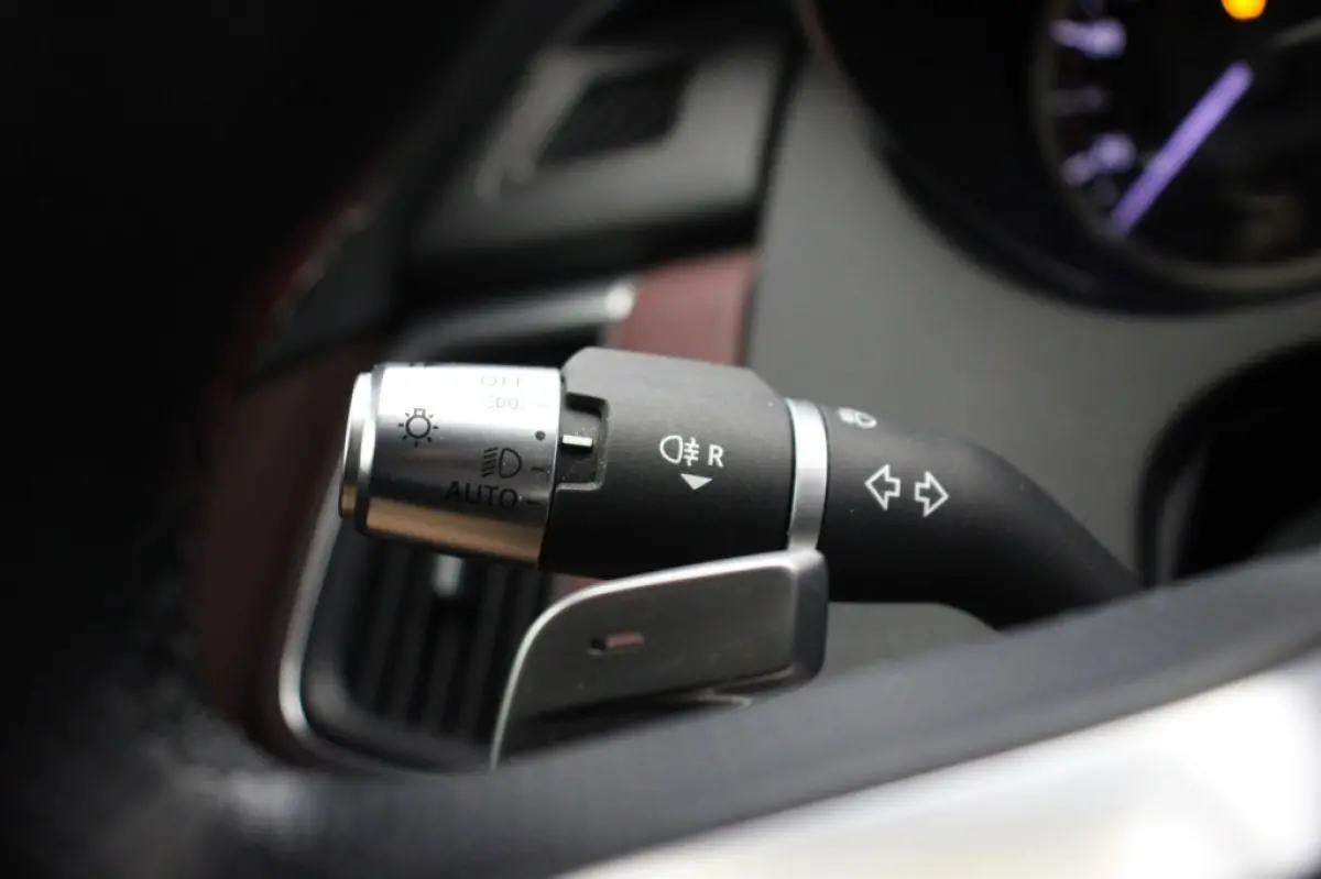 1.5 P300e AWD R-Dynamic HSE - Panorama, Carplay, Camera, Leer, Clima