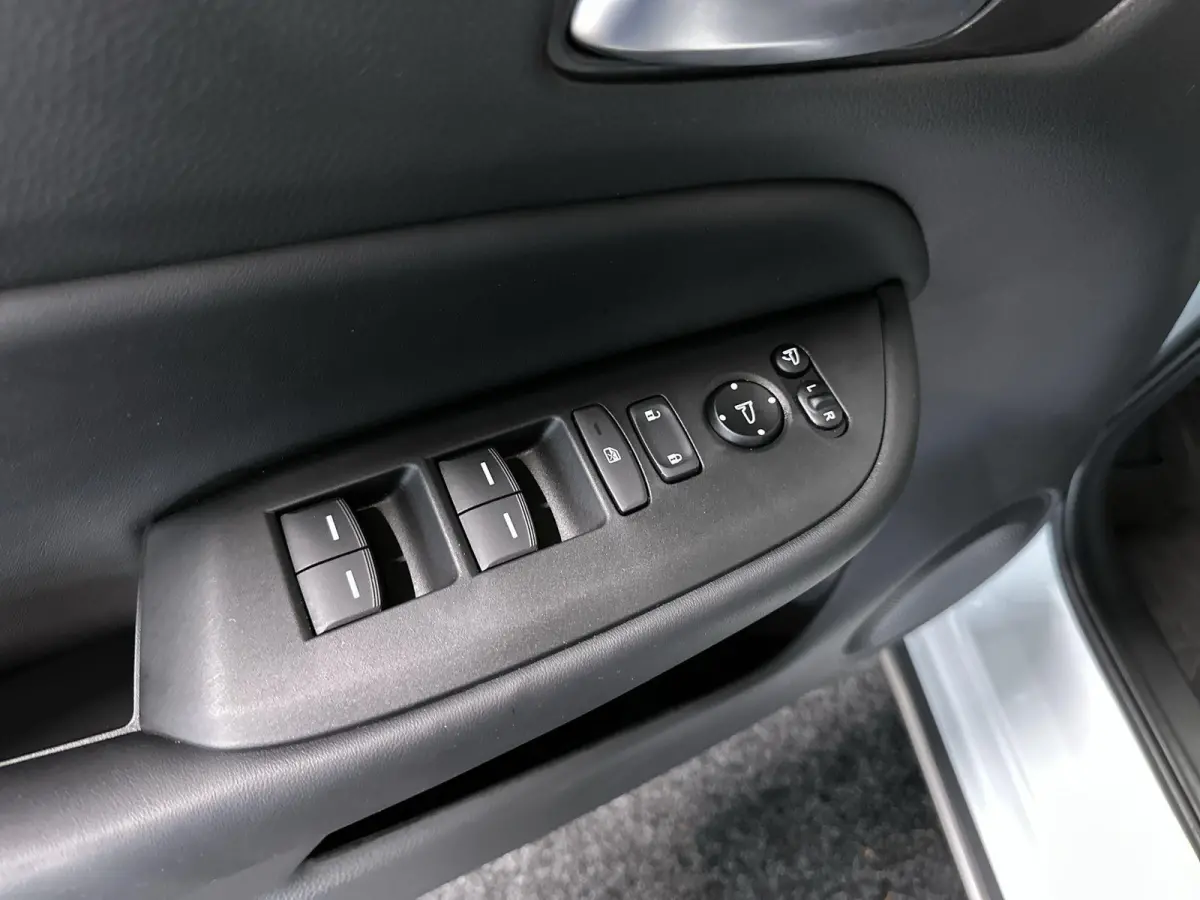 1.5 e:HEV Advance Crosstar Automaat | Camera | LED