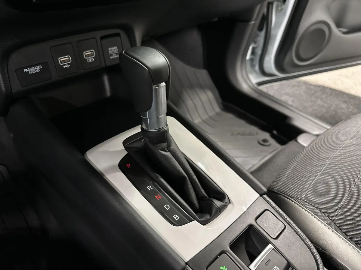 1.5 e:HEV Advance Crosstar Automaat | Camera | LED