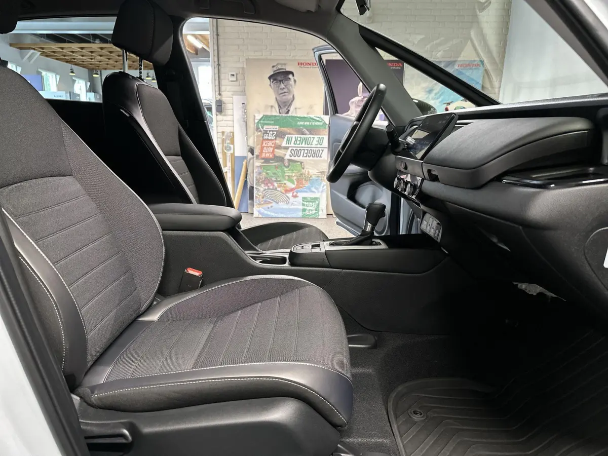 1.5 e:HEV Advance Crosstar Automaat | Camera | LED