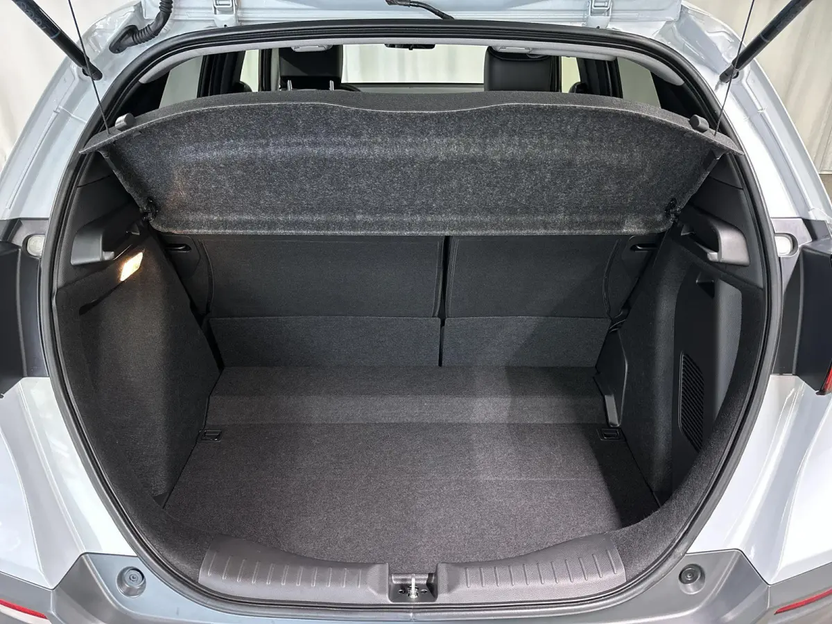 1.5 e:HEV Advance Crosstar Automaat | Camera | LED