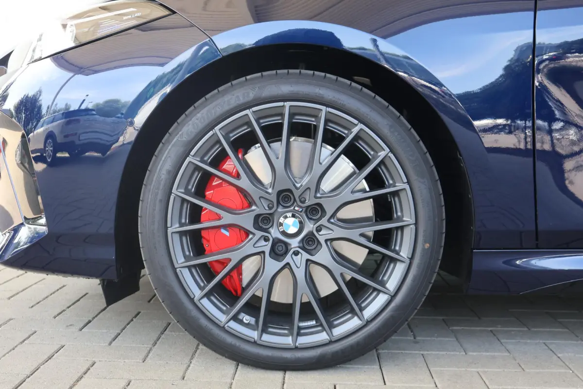 120 M Sport Design Edition | M Sport Pro | Parking Assistant Plus | Head-Up Display | Iconic Glow Grille
