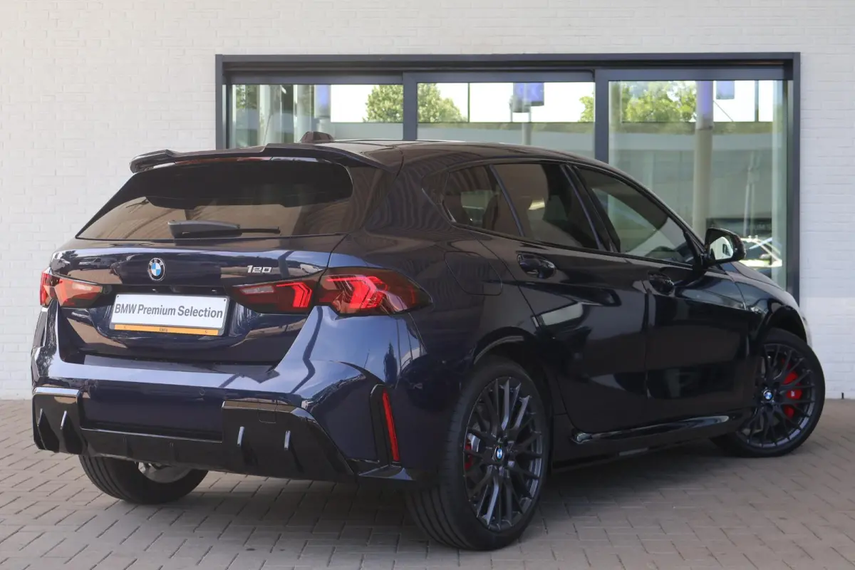 120 M Sport Design Edition | M Sport Pro | Parking Assistant Plus | Head-Up Display | Iconic Glow Grille