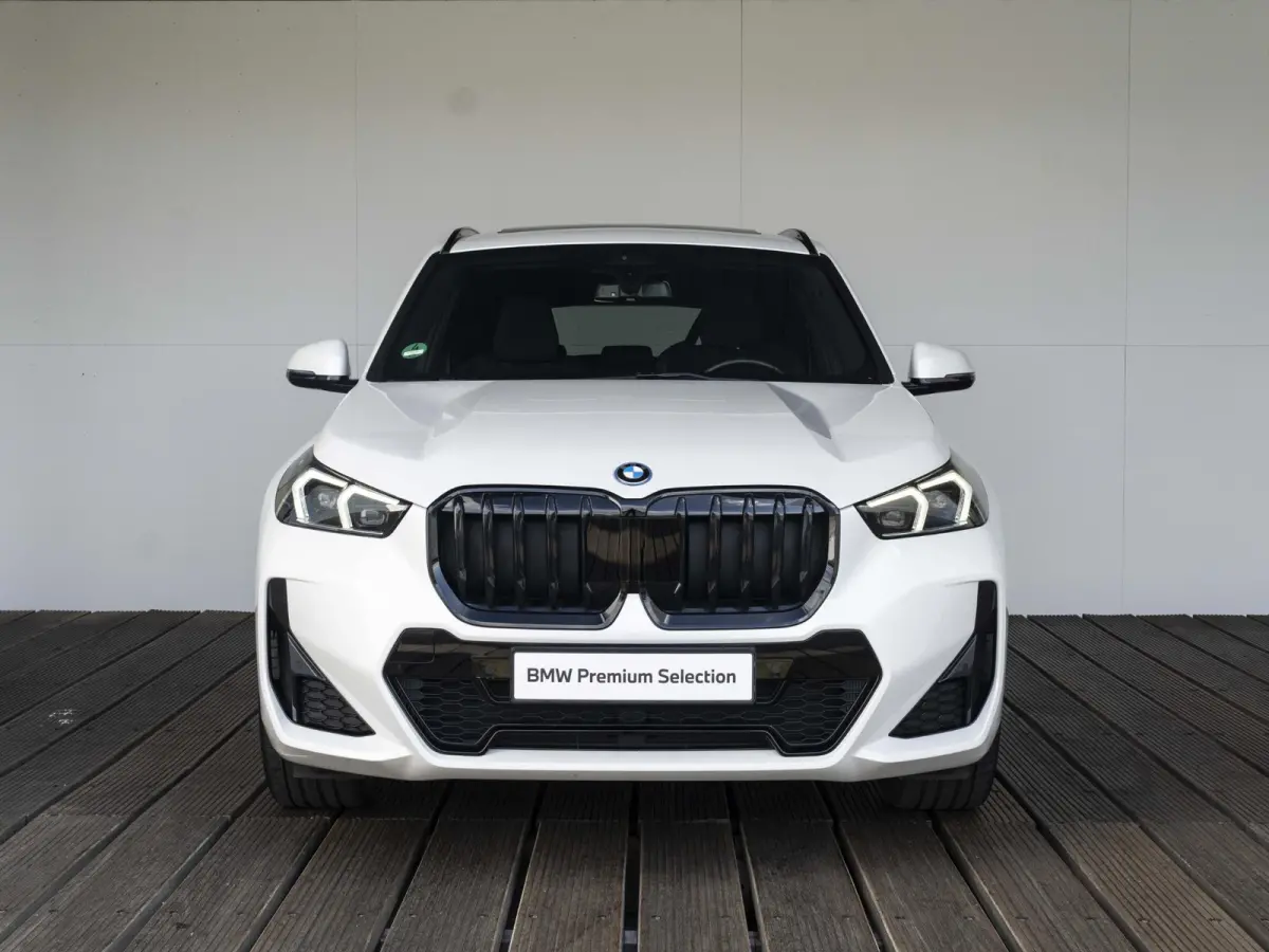 xDrive25e SoH 100% | M Sportpakket | Premium Pack | Comfort Pack | Travel Pack | M Adaptief onderstel | 19 inch | Glazen panoramadak | Comfort Access | Driving Assistant Plus | Harman Kardon