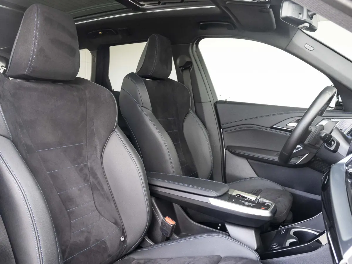 xDrive25e SoH 100% | M Sportpakket | Premium Pack | Comfort Pack | Travel Pack | M Adaptief onderstel | 19 inch | Glazen panoramadak | Comfort Access | Driving Assistant Plus | Harman Kardon