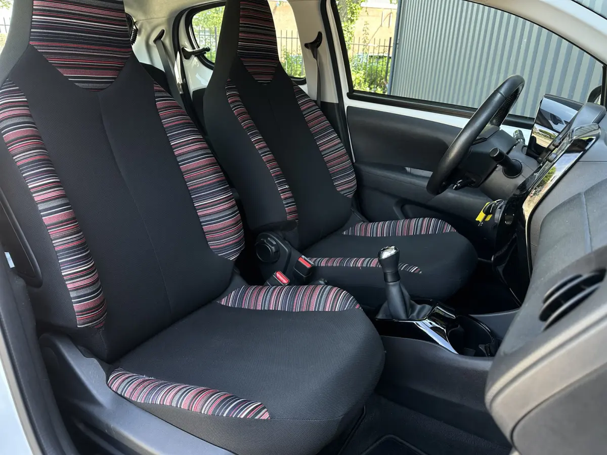1.0 VTi Shine BTW, Camera, NAP, Carplay