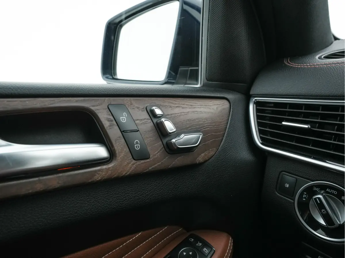 400 4MATIC Aut. *LEATHER | FULL-LED | MEMORY-PACK | HEATED-CONTOURSEATS | CAMERA | NAVI-FULLMAP | TOPVIEW | SHIFTPADDLES | AMBIENTLIGHT | ECC | HEAD-UP | PDC | CRUISE | TOWBAR | 20''ALU*