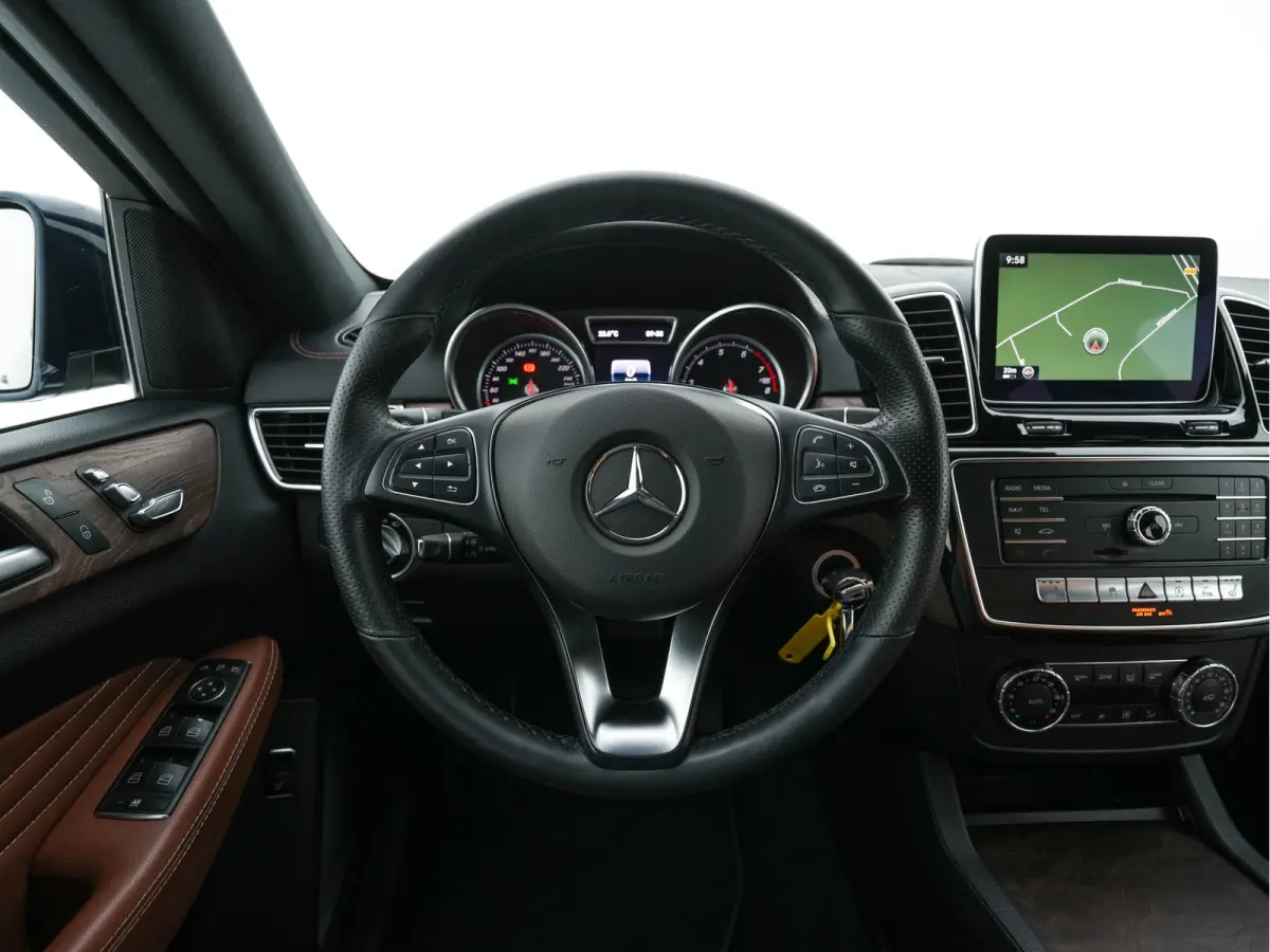 400 4MATIC Aut. *LEATHER | FULL-LED | MEMORY-PACK | HEATED-CONTOURSEATS | CAMERA | NAVI-FULLMAP | TOPVIEW | SHIFTPADDLES | AMBIENTLIGHT | ECC | HEAD-UP | PDC | CRUISE | TOWBAR | 20''ALU*