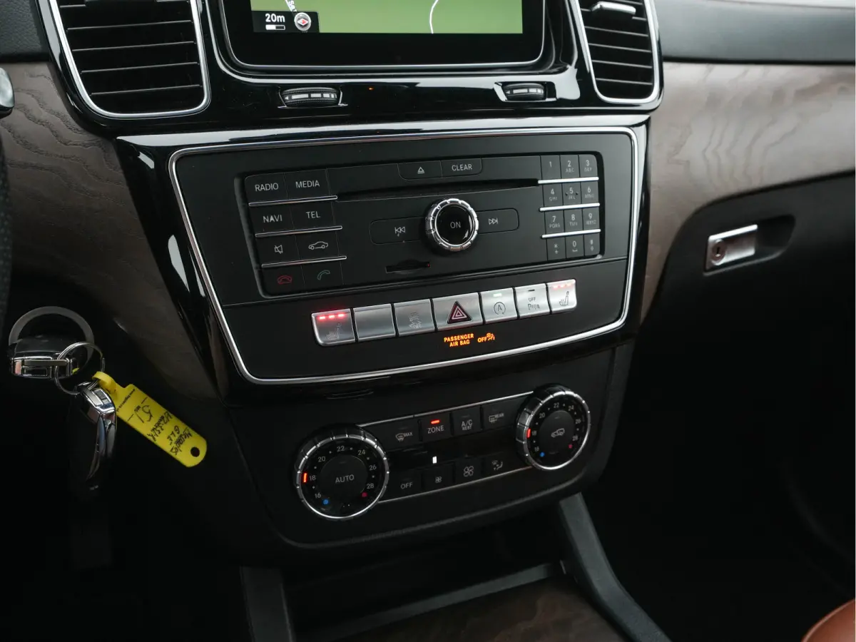400 4MATIC Aut. *LEATHER | FULL-LED | MEMORY-PACK | HEATED-CONTOURSEATS | CAMERA | NAVI-FULLMAP | TOPVIEW | SHIFTPADDLES | AMBIENTLIGHT | ECC | HEAD-UP | PDC | CRUISE | TOWBAR | 20''ALU*