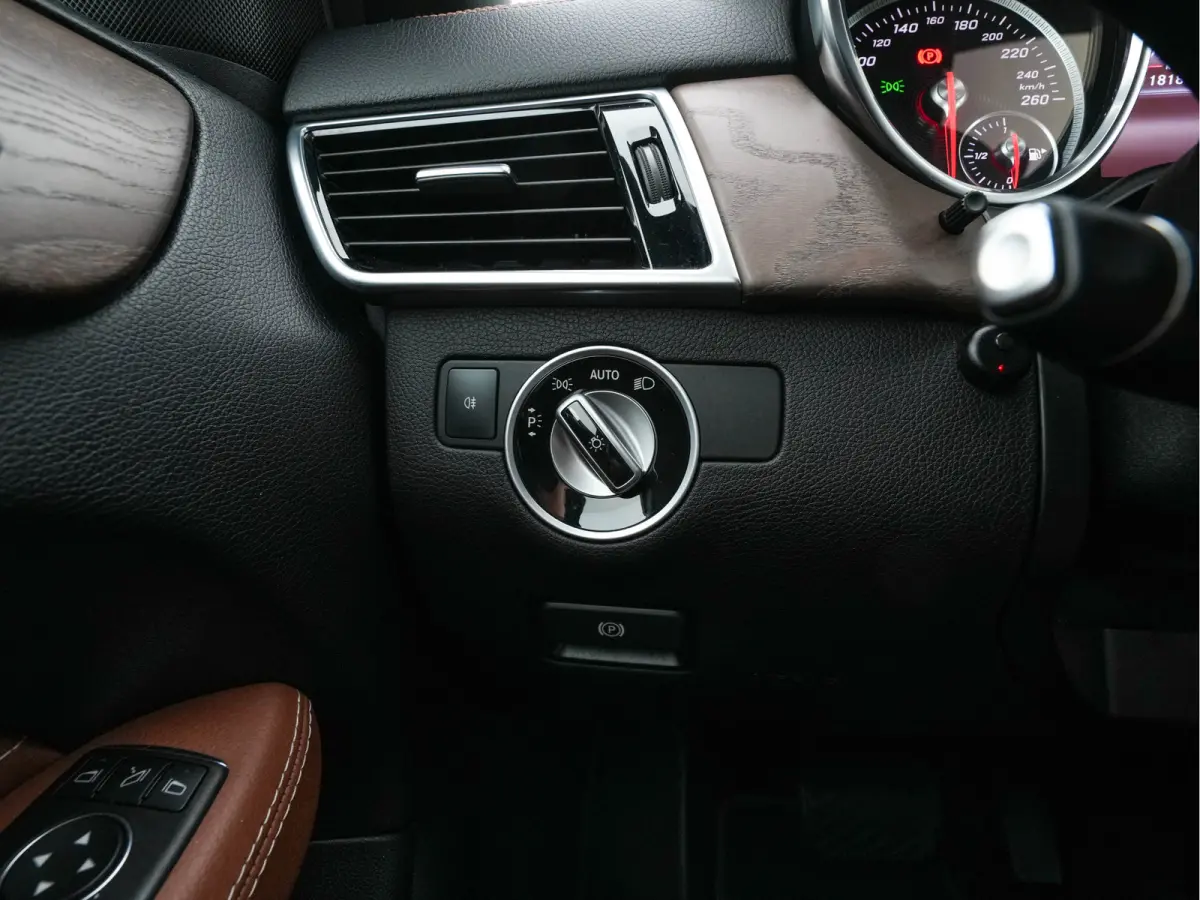 400 4MATIC Aut. *LEATHER | FULL-LED | MEMORY-PACK | HEATED-CONTOURSEATS | CAMERA | NAVI-FULLMAP | TOPVIEW | SHIFTPADDLES | AMBIENTLIGHT | ECC | HEAD-UP | PDC | CRUISE | TOWBAR | 20''ALU*