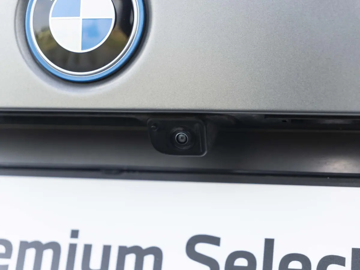 xDrive25e SoH 100% | M Sportpakket | Travel Pack | Stuurwielrand verwarmd | 20 inch | M Adaptief onderstel | Glazen Panoramadak | Parking Assistant