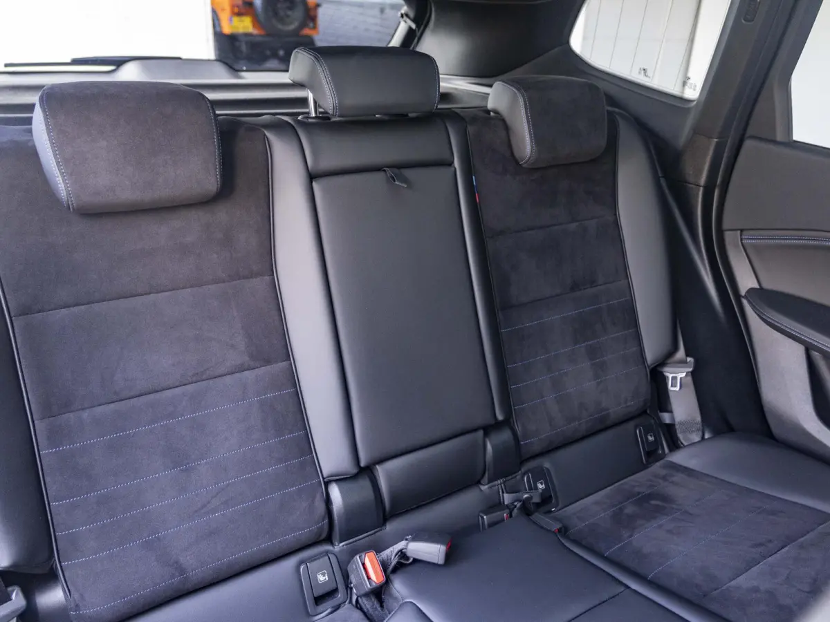 xDrive25e SoH 100% | M Sportpakket | Travel Pack | Stuurwielrand verwarmd | 20 inch | M Adaptief onderstel | Glazen Panoramadak | Parking Assistant