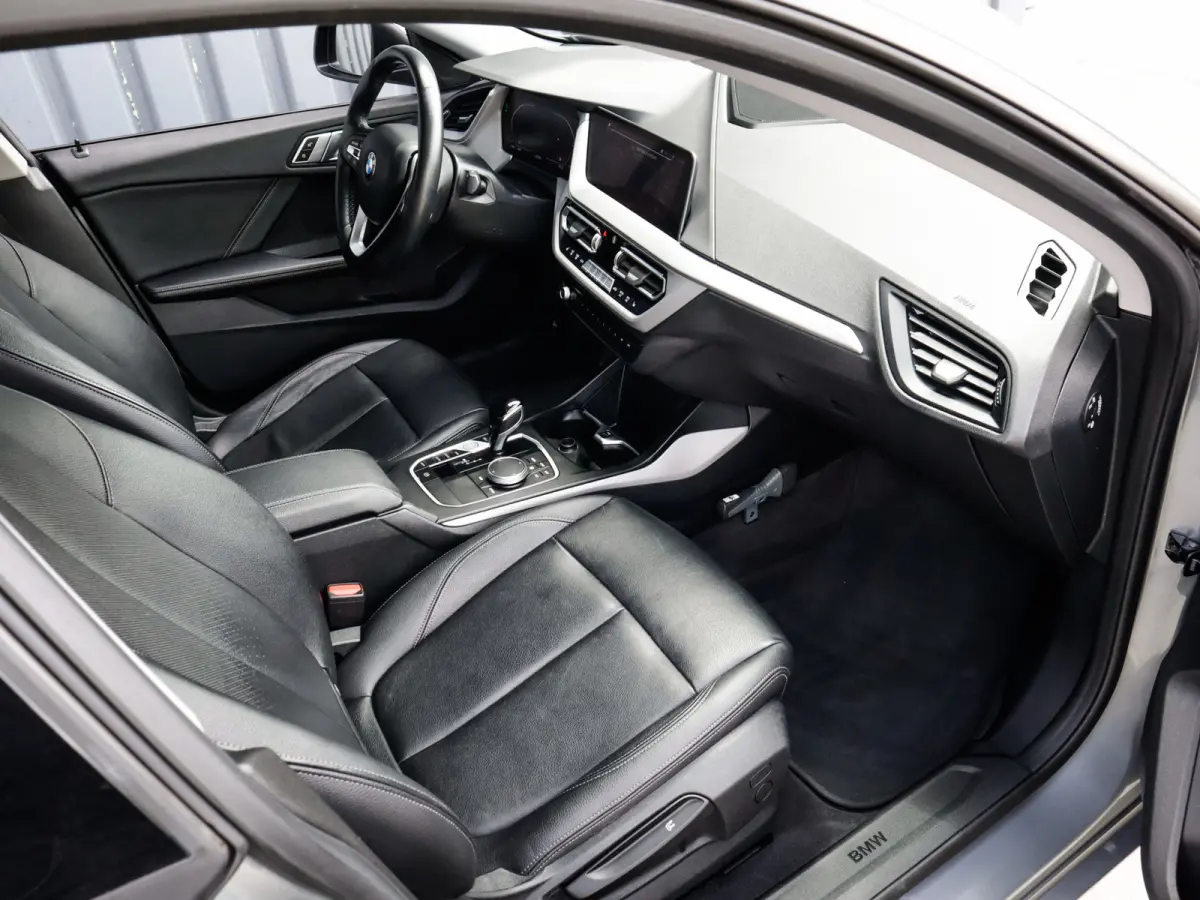 218i Business Edition Plus 1e-Eig. & Keurig-Onderh. BOVAG-Garantie. NL-Auto.