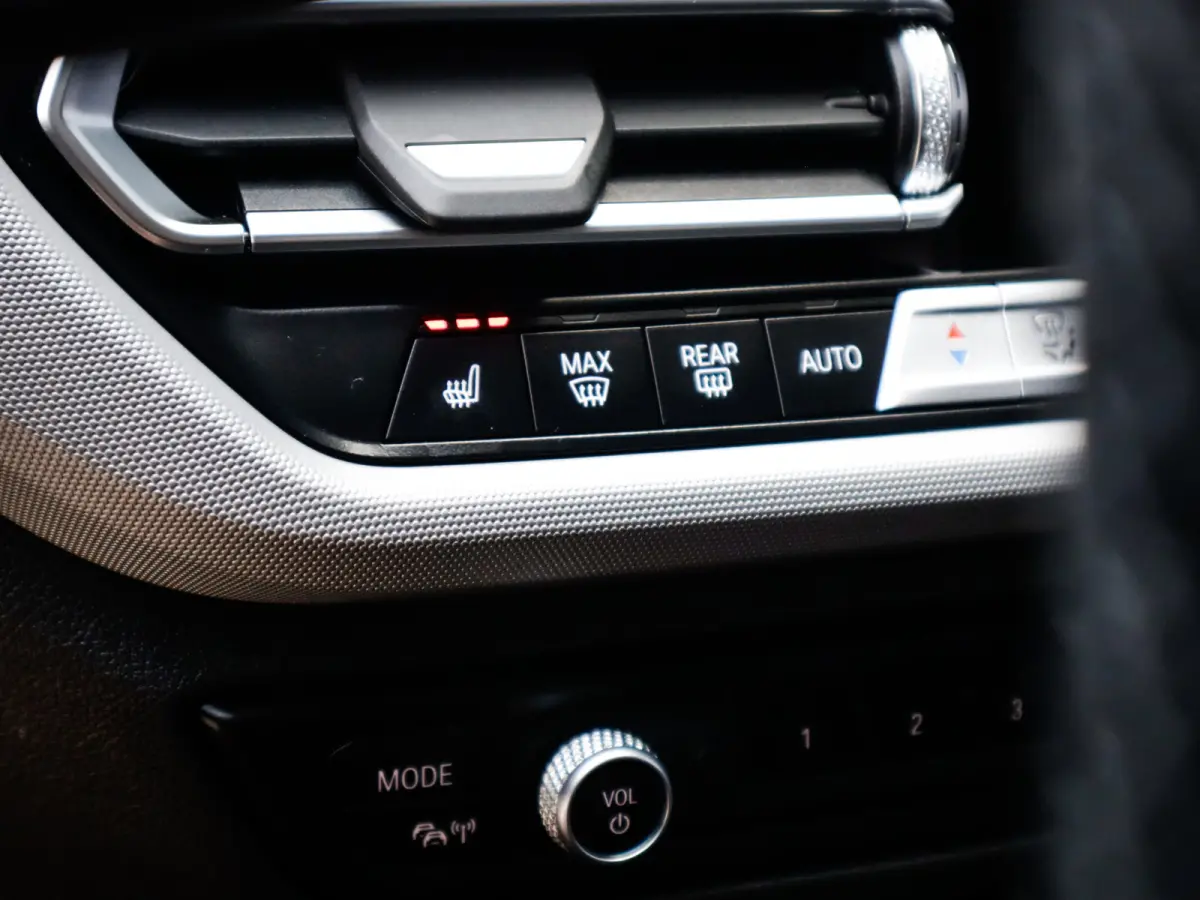 218i Business Edition Plus 1e-Eig. & Keurig-Onderh. BOVAG-Garantie. NL-Auto.