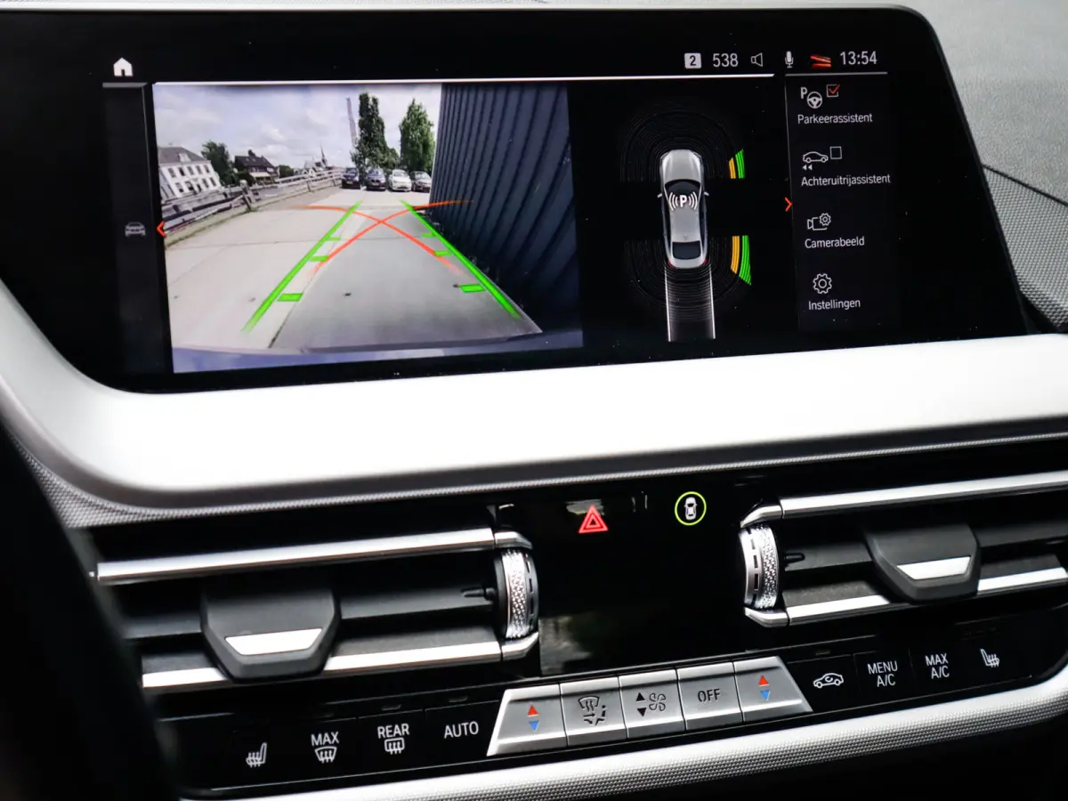 218i Business Edition Plus 1e-Eig. & Keurig-Onderh. BOVAG-Garantie. NL-Auto.