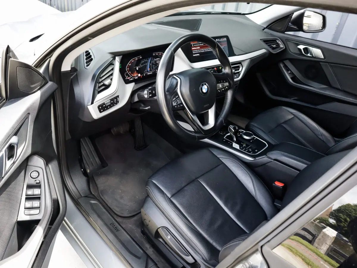 218i Business Edition Plus 1e-Eig. & Keurig-Onderh. BOVAG-Garantie. NL-Auto.