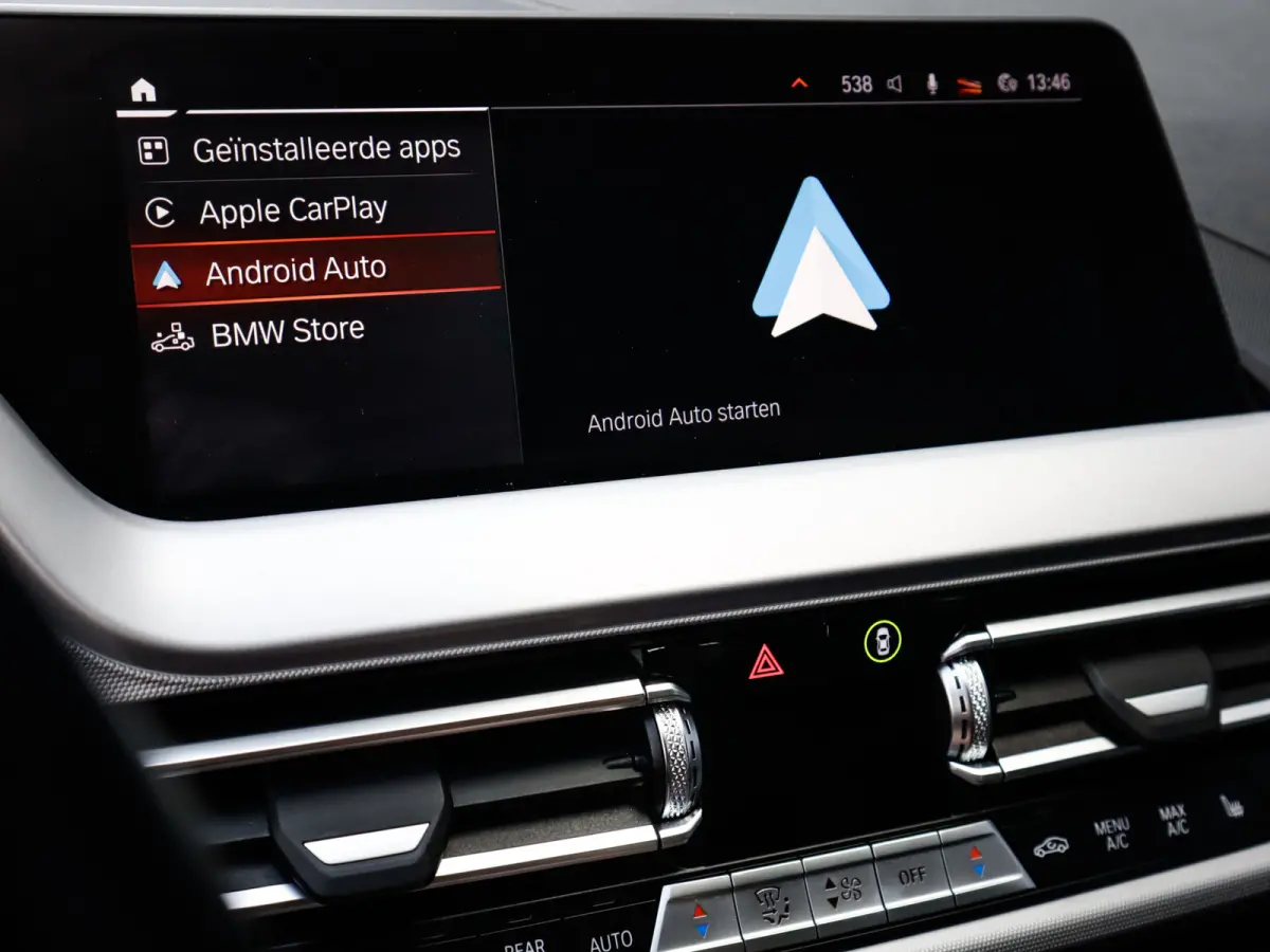 218i Business Edition Plus 1e-Eig. & Keurig-Onderh. BOVAG-Garantie. NL-Auto.