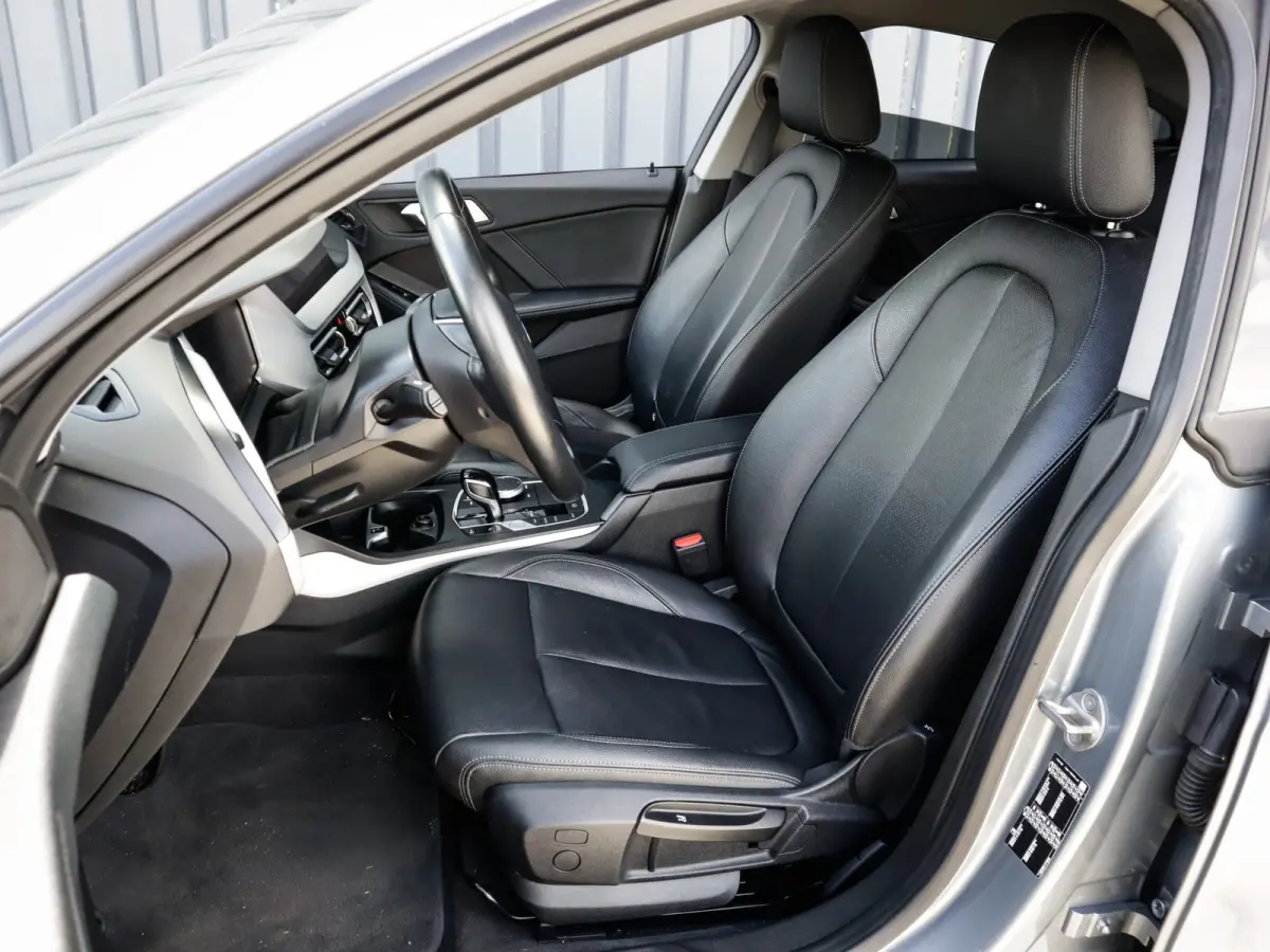 218i Business Edition Plus 1e-Eig. & Keurig-Onderh. BOVAG-Garantie. NL-Auto.