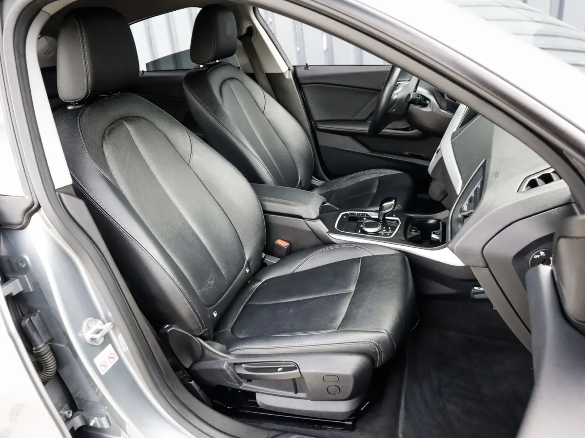 218i Business Edition Plus 1e-Eig. & Keurig-Onderh. BOVAG-Garantie. NL-Auto.