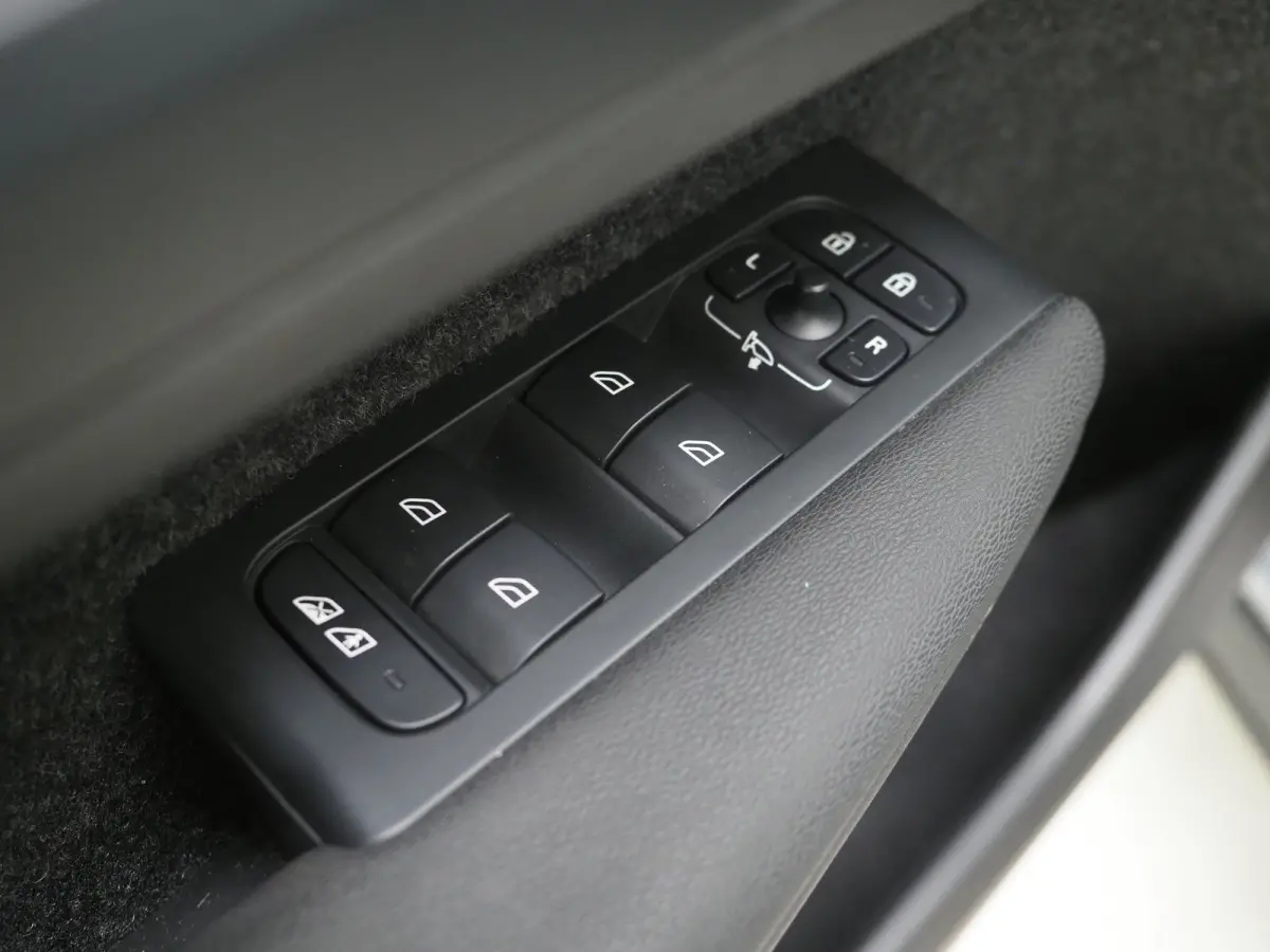 T4 211PK Core Bright | Cruise Control | High Perf Audio | Elec Achterklep | Pre-con