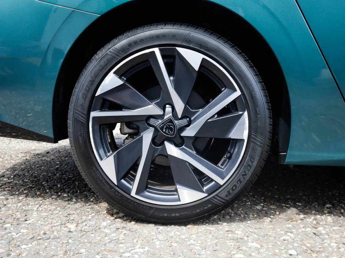 1.2 PureTech Allure Pack Business 1e-Eig. & Dealer-Onderh. BOVAG-Garantie. NL-Auto.