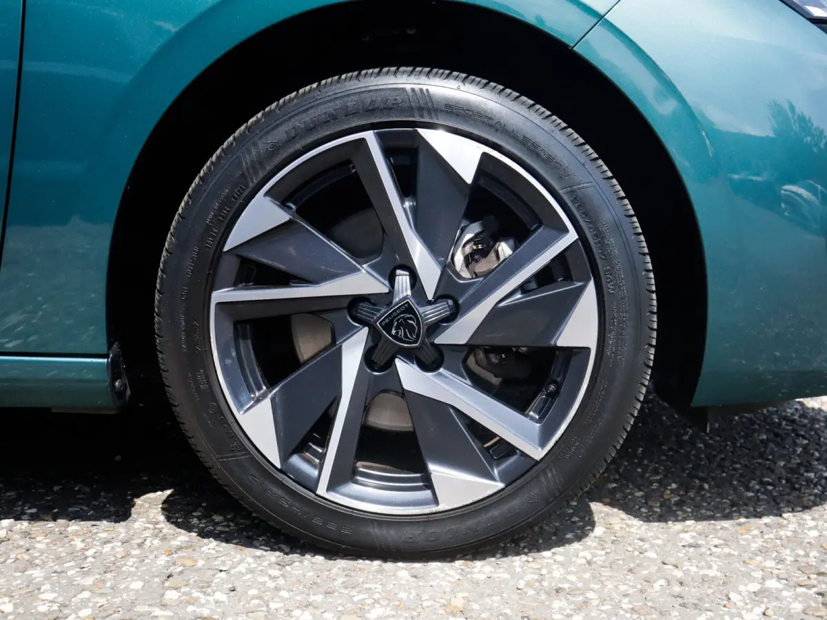 1.2 PureTech Allure Pack Business 1e-Eig. & Dealer-Onderh. BOVAG-Garantie. NL-Auto.
