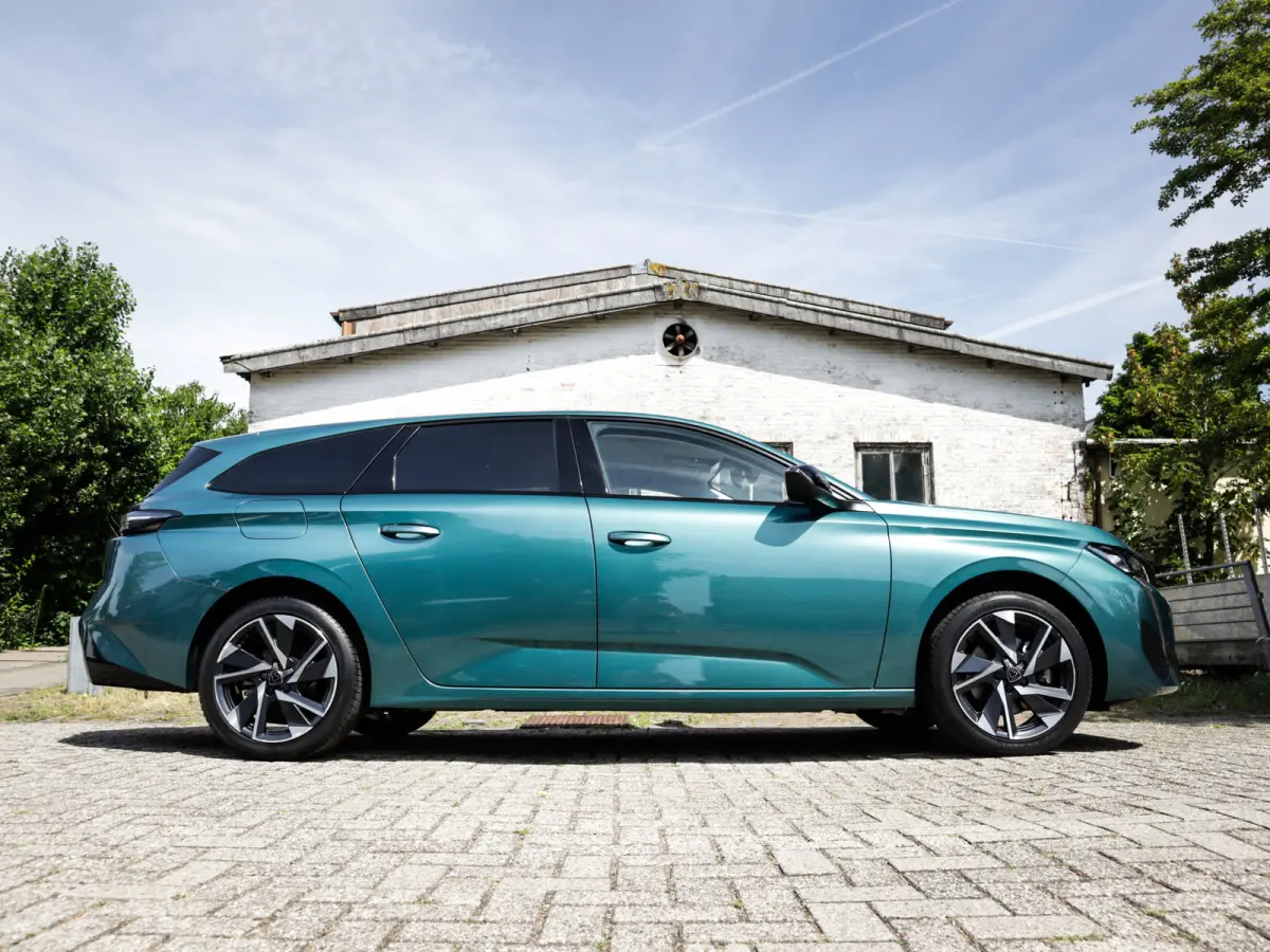 1.2 PureTech Allure Pack Business 1e-Eig. & Dealer-Onderh. BOVAG-Garantie. NL-Auto.