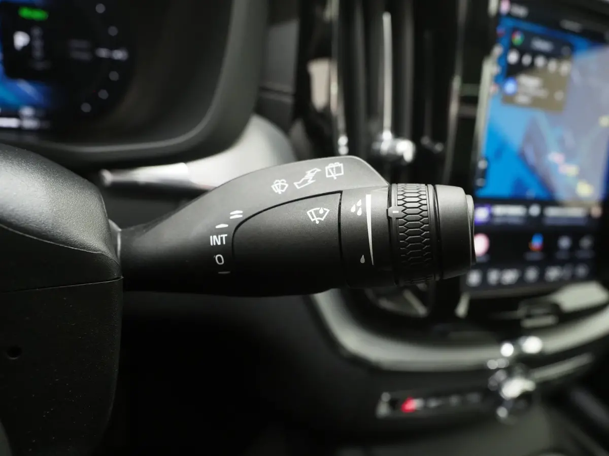 T8 455PK Ultra Black Edition | Luchtvering | B&W audio | Contourstoelen | Trekhaak | Priv glas