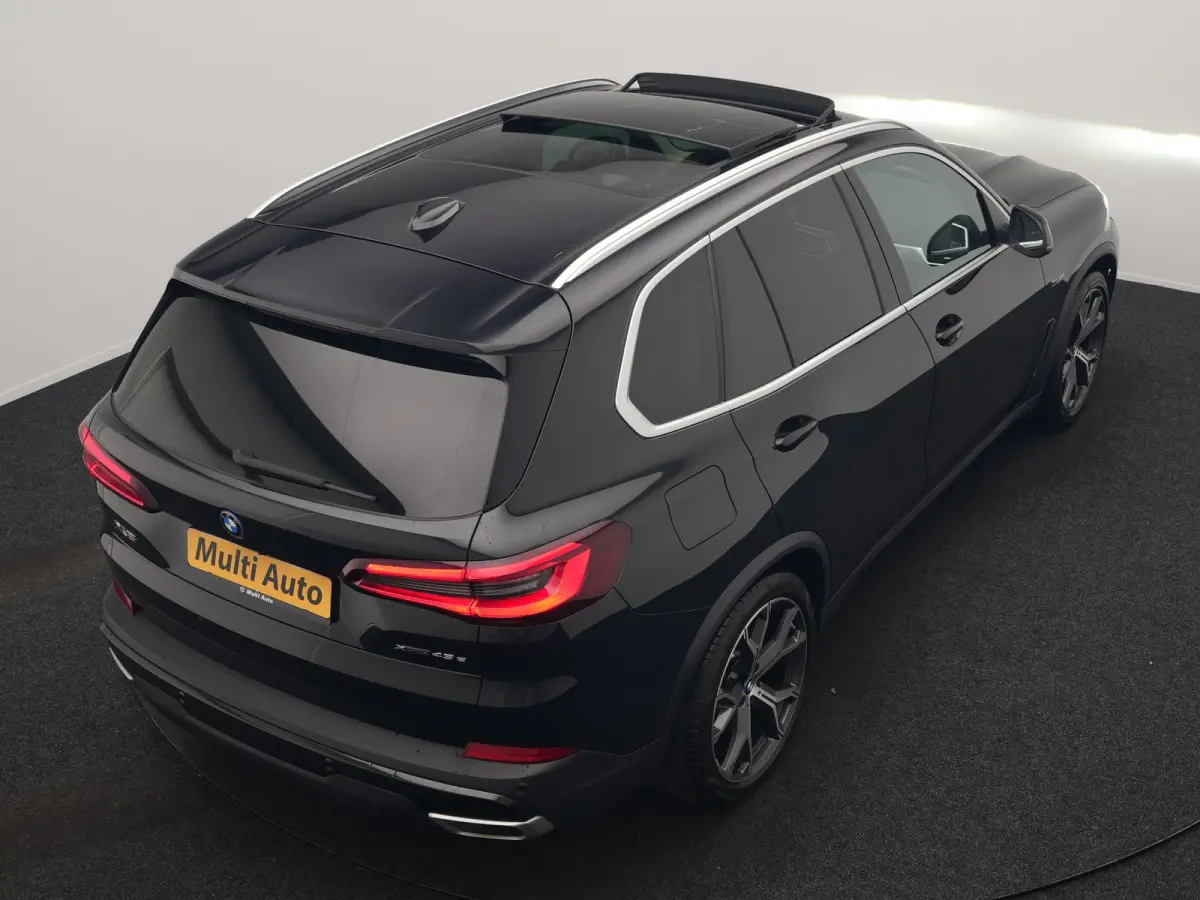 xDrive45e High Executive PHEV 395pk Dealer O.H. | Panodak | Luchtvering | 360 Camera | Adaptief Onderstel | Lederen Sportstoelen Memory & Verwarmd | Sfeerverlichting | Apple Carplay | Naviga