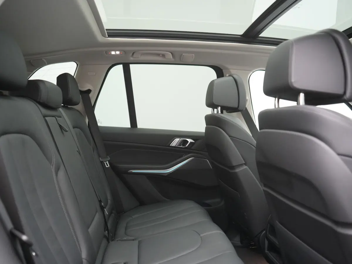 xDrive45e High Executive PHEV 395pk Dealer O.H. | Panodak | Luchtvering | 360 Camera | Adaptief Onderstel | Lederen Sportstoelen Memory & Verwarmd | Sfeerverlichting | Apple Carplay | Naviga