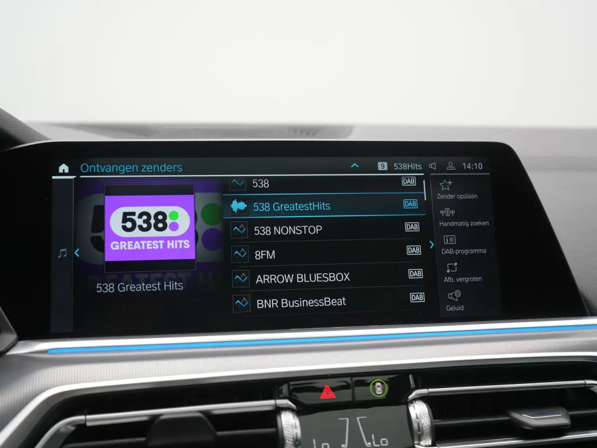 xDrive45e High Executive PHEV 395pk Dealer O.H. | Panodak | Luchtvering | 360 Camera | Adaptief Onderstel | Lederen Sportstoelen Memory & Verwarmd | Sfeerverlichting | Apple Carplay | Naviga