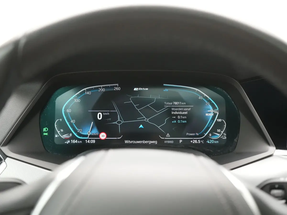 xDrive45e High Executive PHEV 395pk Dealer O.H. | Panodak | Luchtvering | 360 Camera | Adaptief Onderstel | Lederen Sportstoelen Memory & Verwarmd | Sfeerverlichting | Apple Carplay | Naviga