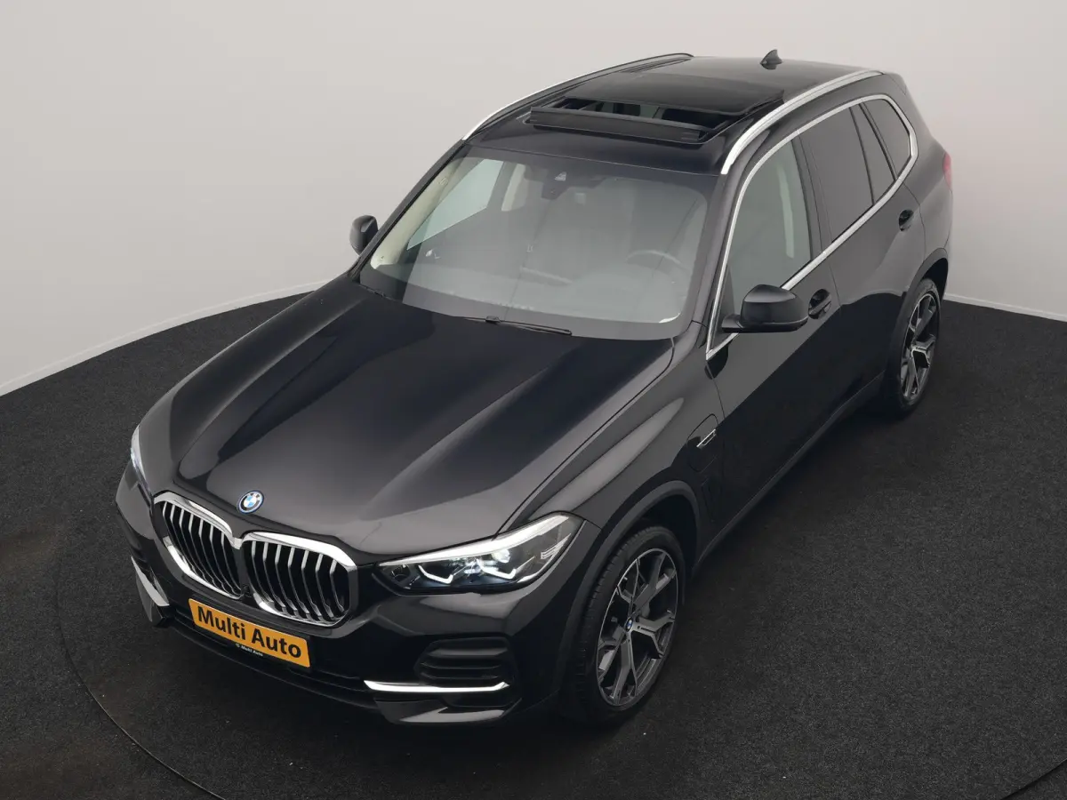 xDrive45e High Executive PHEV 395pk Dealer O.H. | Panodak | Luchtvering | 360 Camera | Adaptief Onderstel | Lederen Sportstoelen Memory & Verwarmd | Sfeerverlichting | Apple Carplay | Naviga