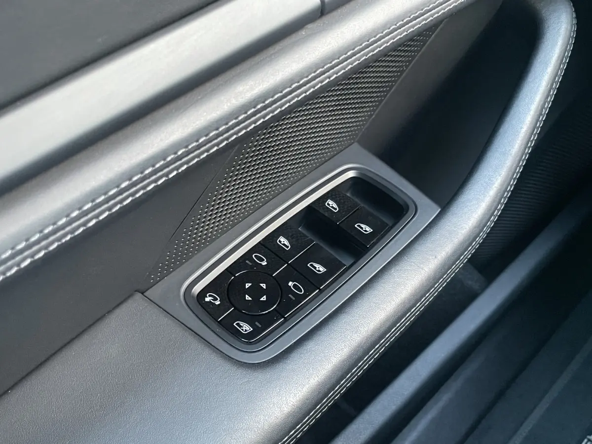 4S Performance 84 kWh 490pk | Org. NL | Sport Chrono | Luchtvering | Stoelverwarming
