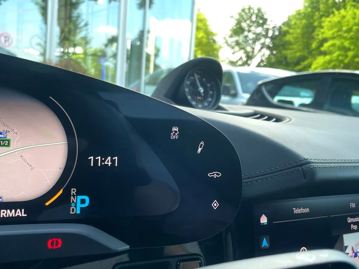 4S Performance 84 kWh 490pk | Org. NL | Sport Chrono | Luchtvering | Stoelverwarming