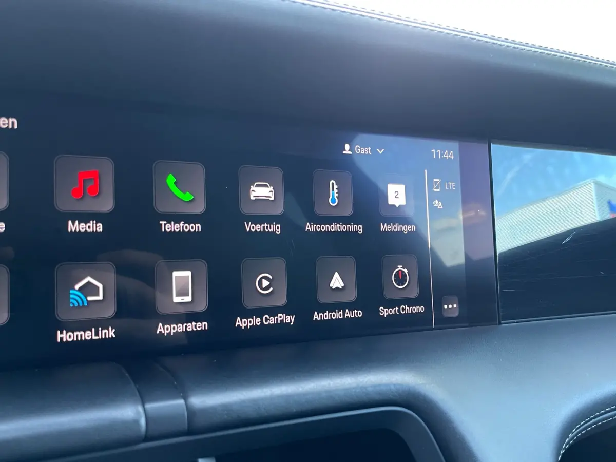 4S Performance 84 kWh 490pk | Org. NL | Sport Chrono | Luchtvering | Stoelverwarming