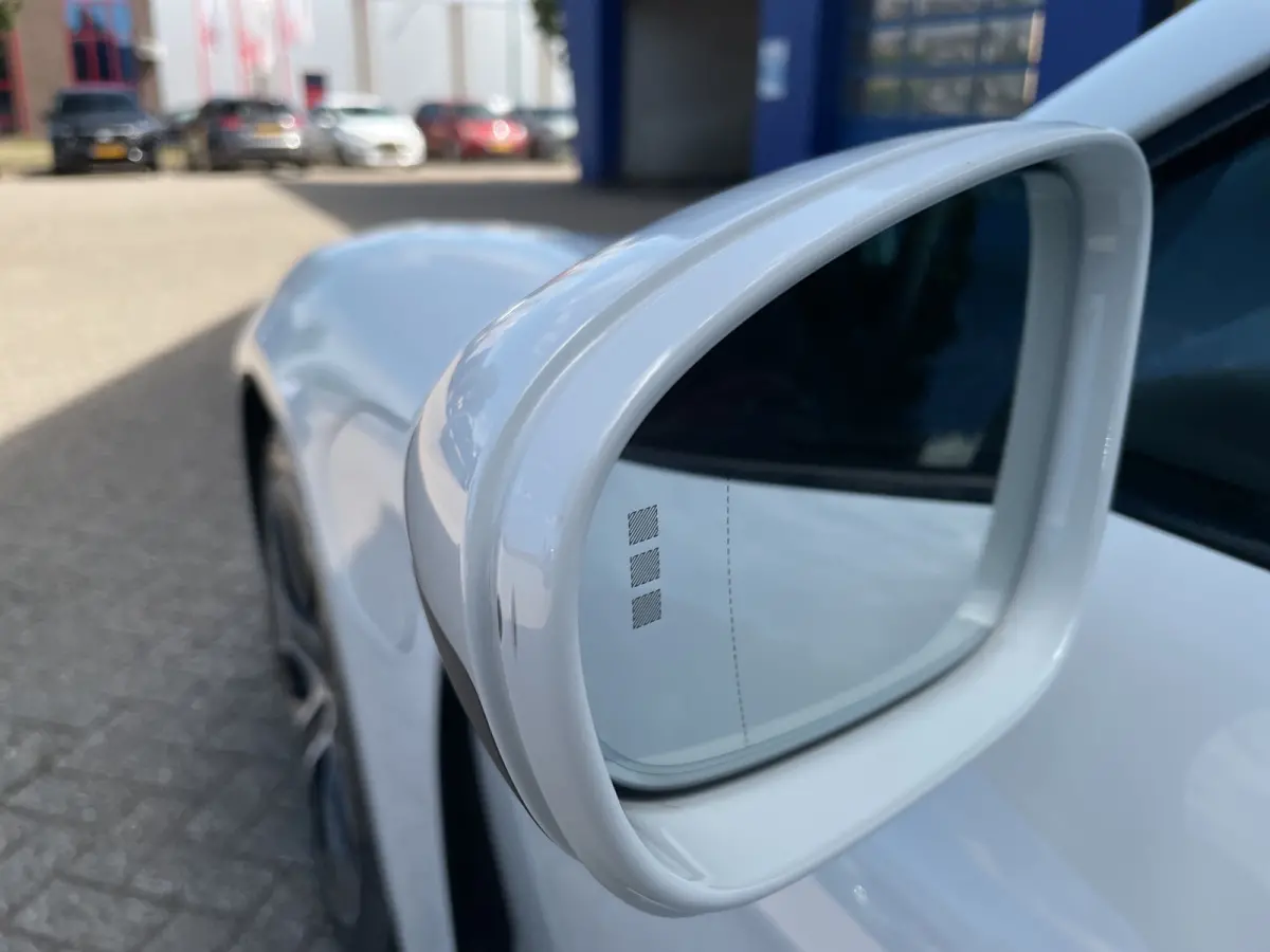 4S Performance 84 kWh 490pk | Org. NL | Sport Chrono | Luchtvering | Stoelverwarming