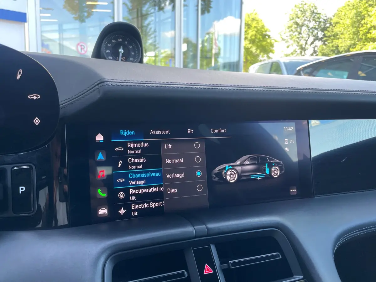 4S Performance 84 kWh 490pk | Org. NL | Sport Chrono | Luchtvering | Stoelverwarming