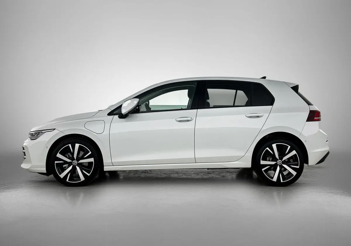 1.5 eHybrid Life Edition | Automaat | 360 graden Camera | Climate Control | Apple Carplay | Android Auto | Cruise Control Adaptief | Lichtmetalen Velgen |