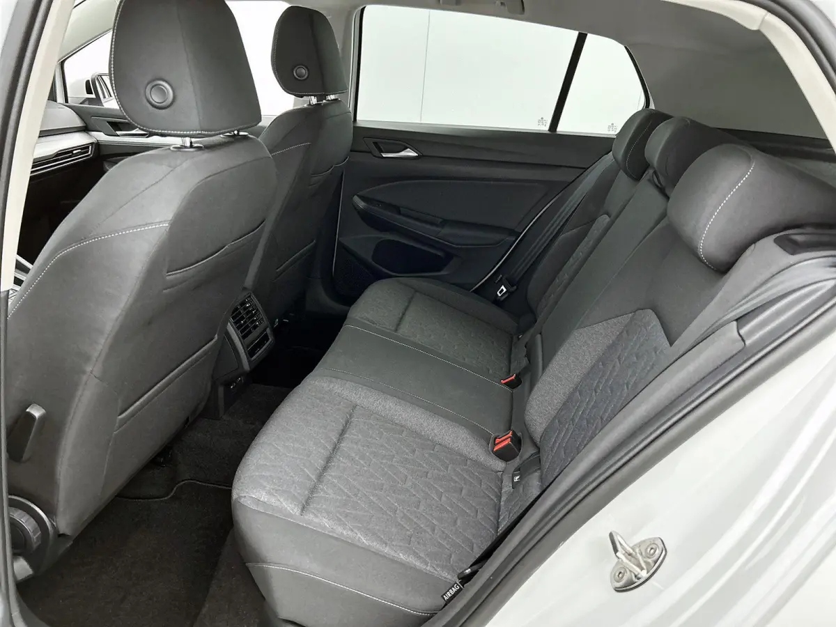 1.5 eHybrid Life Edition | Automaat | 360 graden Camera | Climate Control | Apple Carplay | Android Auto | Cruise Control Adaptief | Lichtmetalen Velgen |