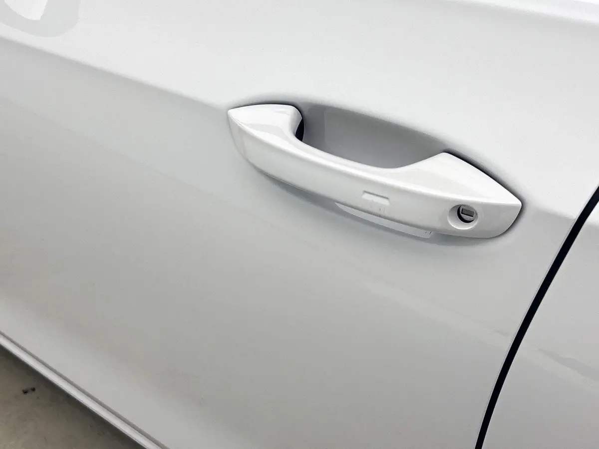 1.5 eHybrid Life Edition | Automaat | 360 graden Camera | Climate Control | Apple Carplay | Android Auto | Cruise Control Adaptief | Lichtmetalen Velgen |