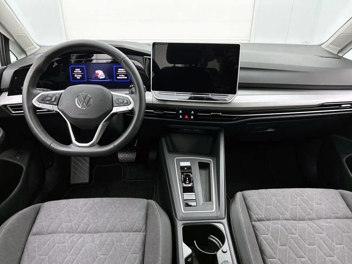 1.5 eHybrid Life Edition | Automaat | 360 graden Camera | Climate Control | Apple Carplay | Android Auto | Cruise Control Adaptief | Lichtmetalen Velgen |