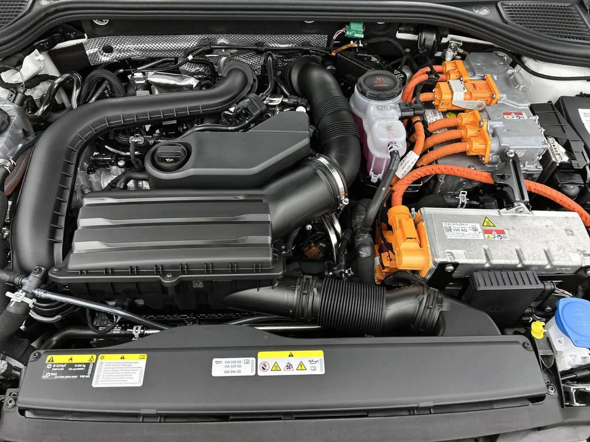 1.5 eHybrid Life Edition | Automaat | 360 graden Camera | Climate Control | Apple Carplay | Android Auto | Cruise Control Adaptief | Lichtmetalen Velgen |