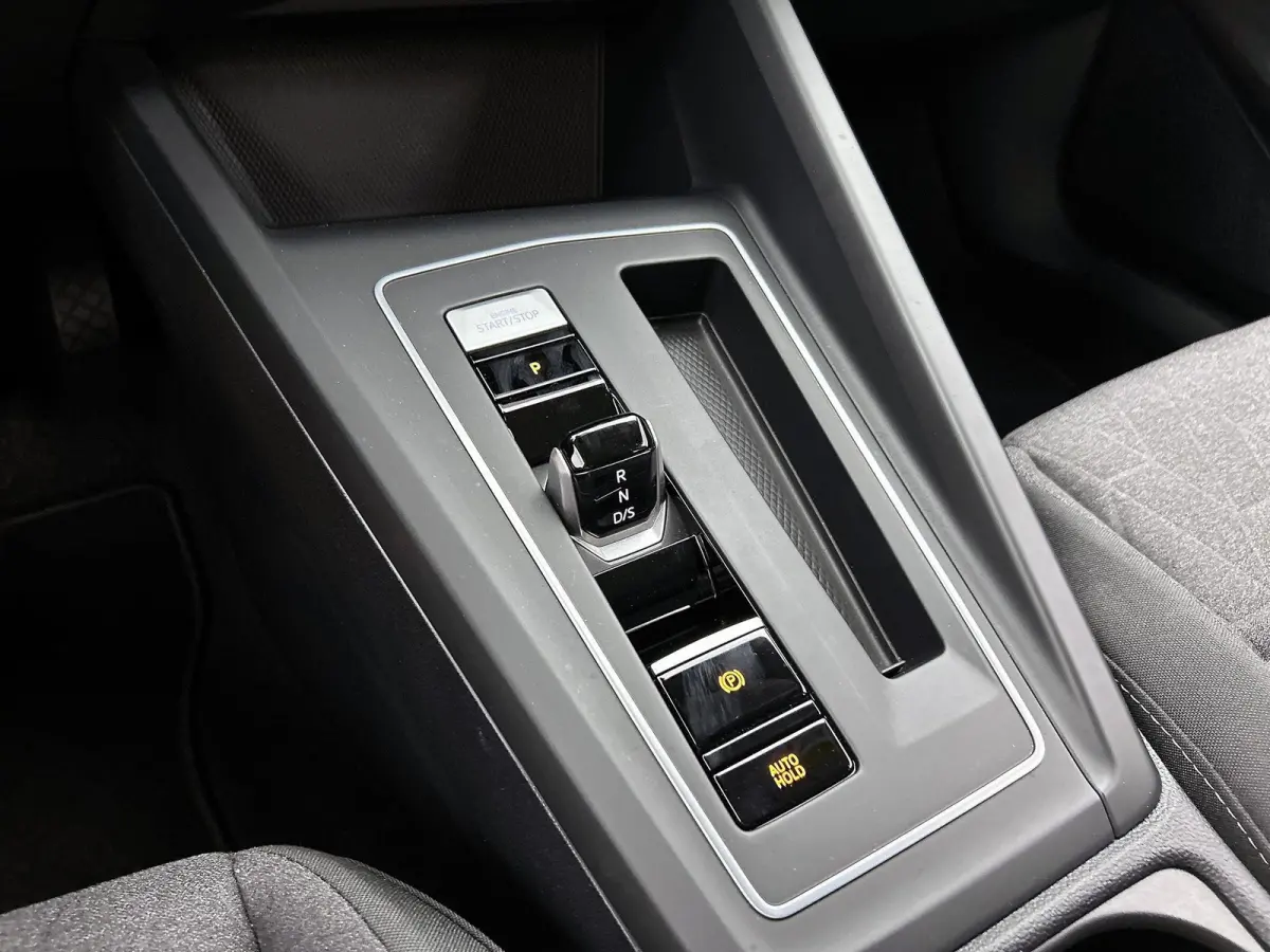 1.5 eHybrid Life Edition | Automaat | 360 graden Camera | Climate Control | Apple Carplay | Android Auto | Cruise Control Adaptief | Lichtmetalen Velgen |