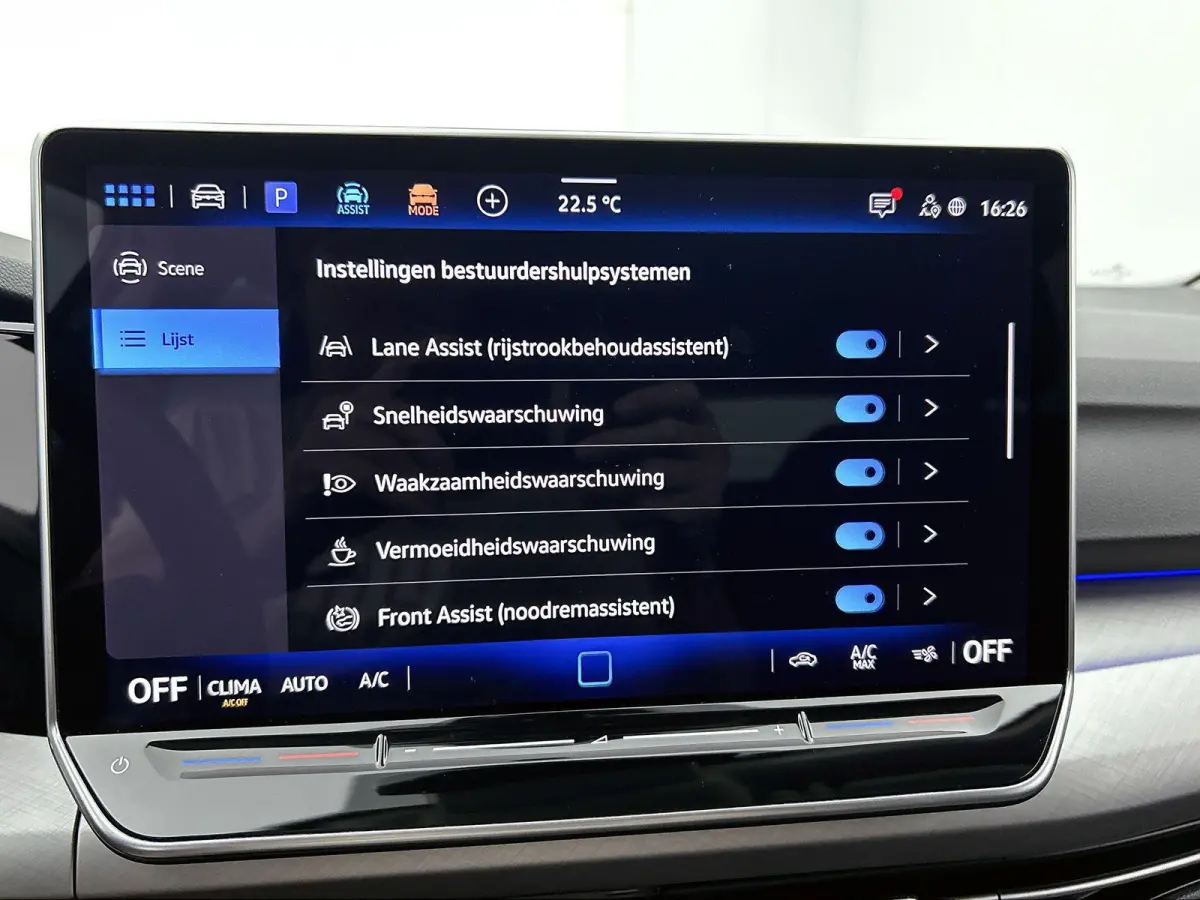 1.5 eHybrid Life Edition | Automaat | 360 graden Camera | Climate Control | Apple Carplay | Android Auto | Cruise Control Adaptief | Lichtmetalen Velgen |