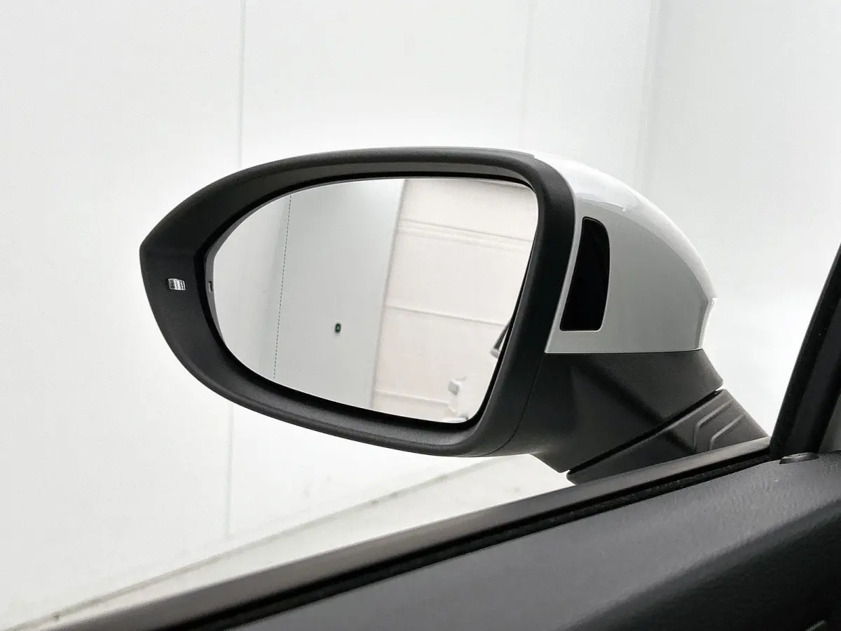 1.5 eHybrid Life Edition | Automaat | 360 graden Camera | Climate Control | Apple Carplay | Android Auto | Cruise Control Adaptief | Lichtmetalen Velgen |