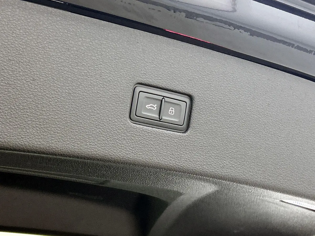 55 TFSI e quattro Pro Line Advanced | B&O AUDIO | LED MATRIX | LEER | CAMERA | STOELVENTILATIE EN VERWARMING | NAVIGATIE