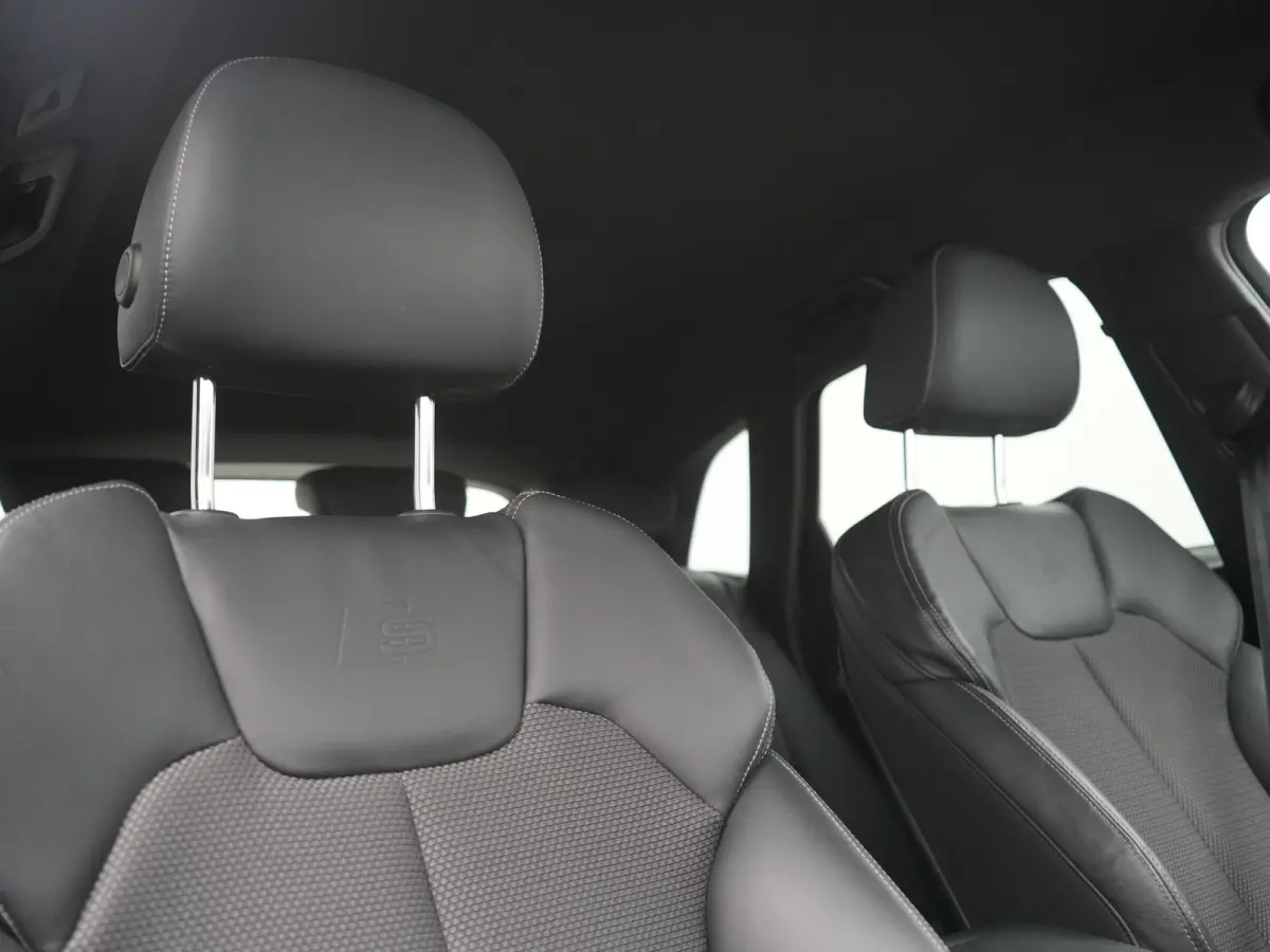 55 TFSI e 2x S Line PHEV 367pk Dealer O.H. | 360 Camera | Sportstoelen Verwarmd | Sfeerverlichting | 20"L.M | Virtual Cockpit | Cruise Control | Navigatie | DAB | Plug In Hybrid |