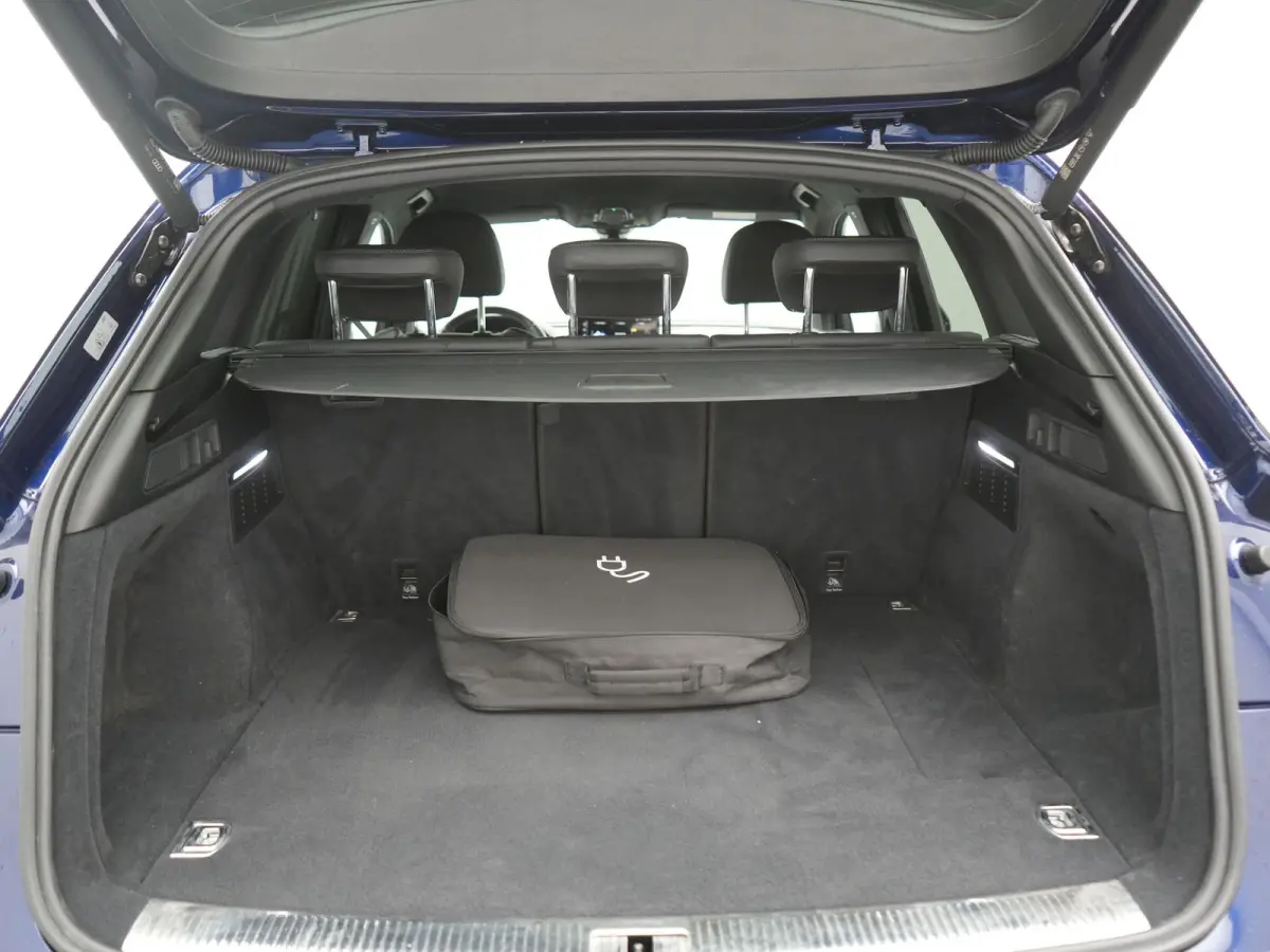 55 TFSI e 2x S Line PHEV 367pk Dealer O.H. | 360 Camera | Sportstoelen Verwarmd | Sfeerverlichting | 20"L.M | Virtual Cockpit | Cruise Control | Navigatie | DAB | Plug In Hybrid |